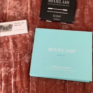 Moxie lashes